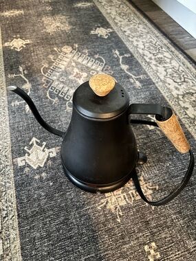 Bodum Electric Gooseneck Kettle with Cork Handle | Black